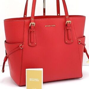 MICHAEL KORS Voyager East West Tote Crimson Color